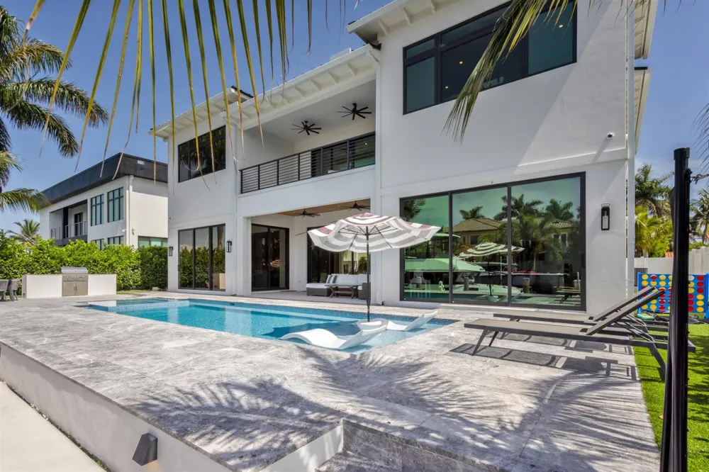2420 NE 48th Street Lighthouse Point, FL 33064