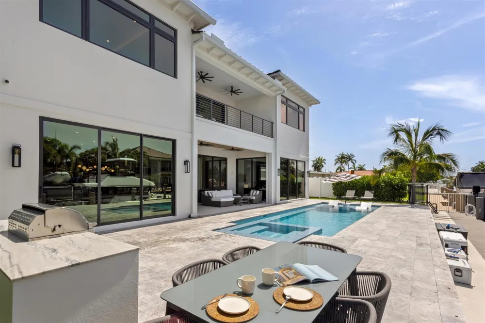 2420 NE 48th Street Lighthouse Point, FL 33064