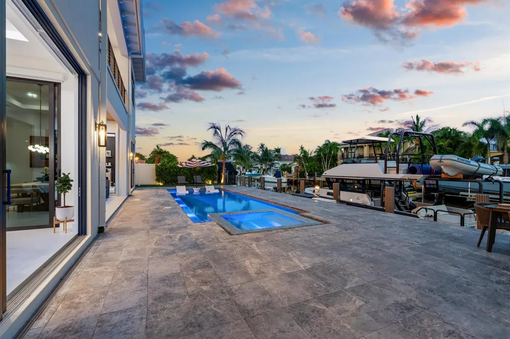 2420 NE 48th Street Lighthouse Point, FL 33064