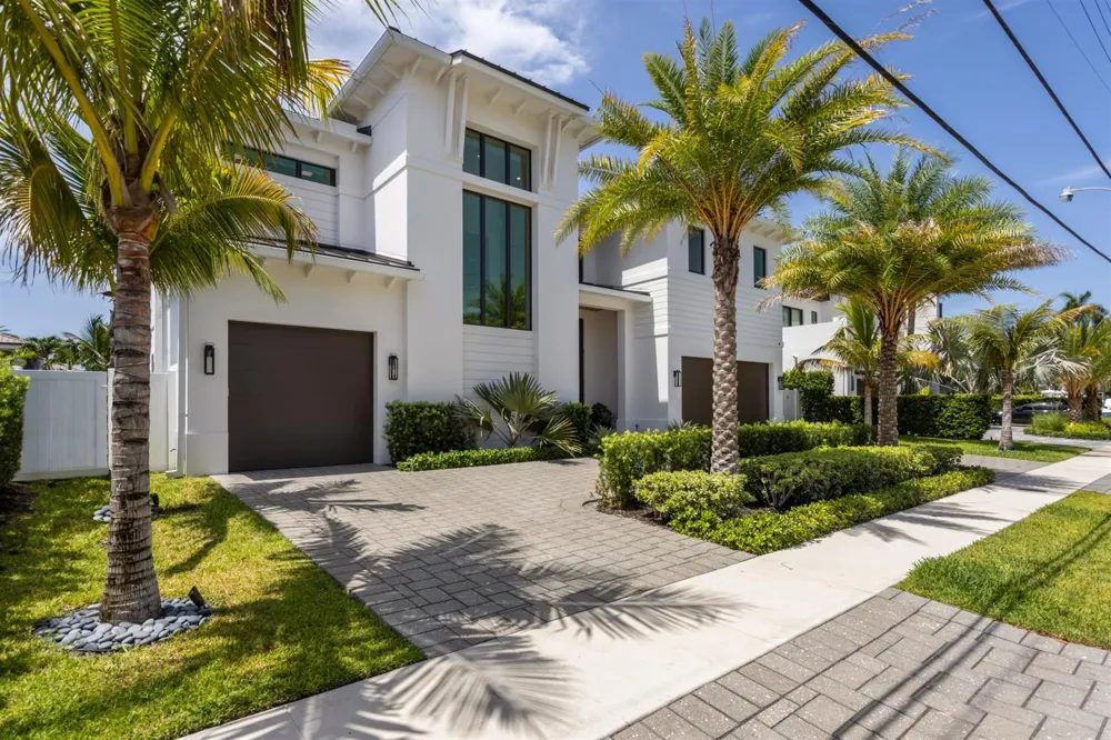 2420 NE 48th Street Lighthouse Point, FL 33064