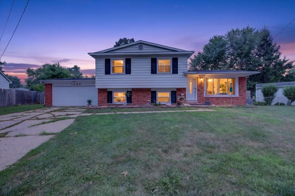 1408 Regina Avenue Portage, MI 49024