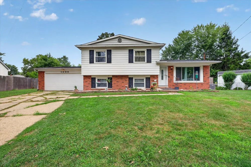 1408 Regina Avenue Portage, MI 49024