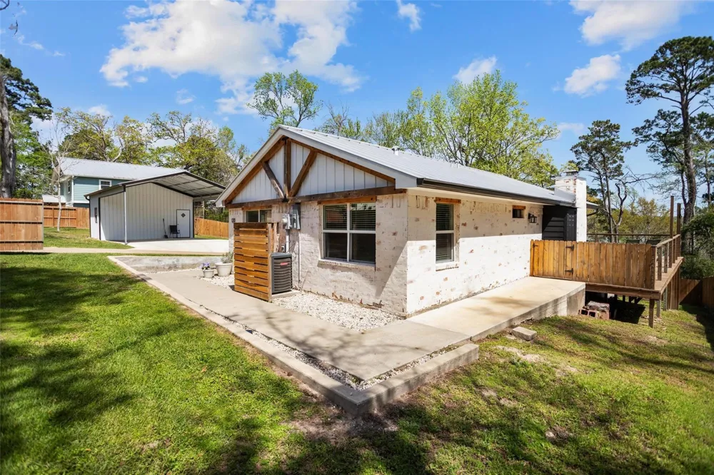120 Cliff Street Point Blank, TX 77364