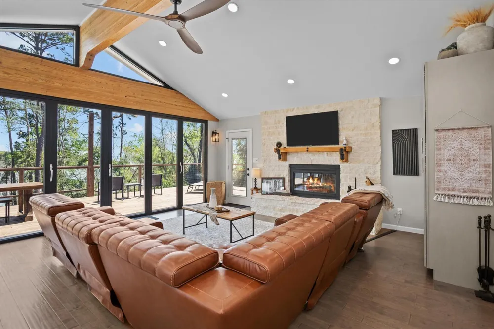 120 Cliff Street Point Blank, TX 77364