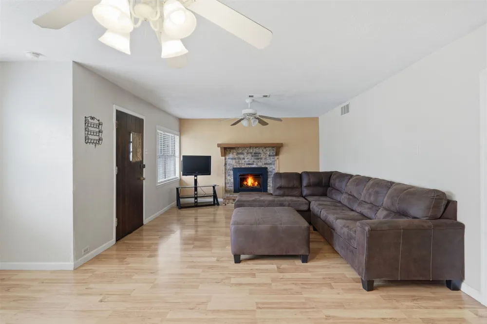1020 W Willow Street Durant, OK 74701