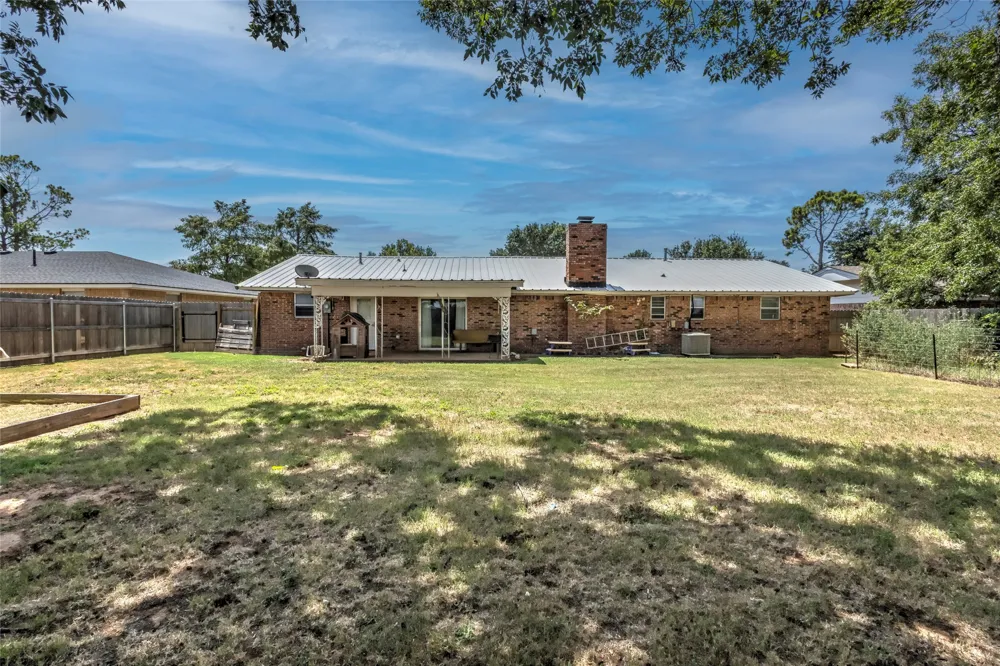 610 E Monroe Waurika, OK 73573
