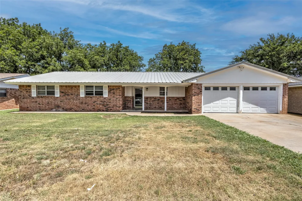 610 E Monroe Waurika, OK 73573