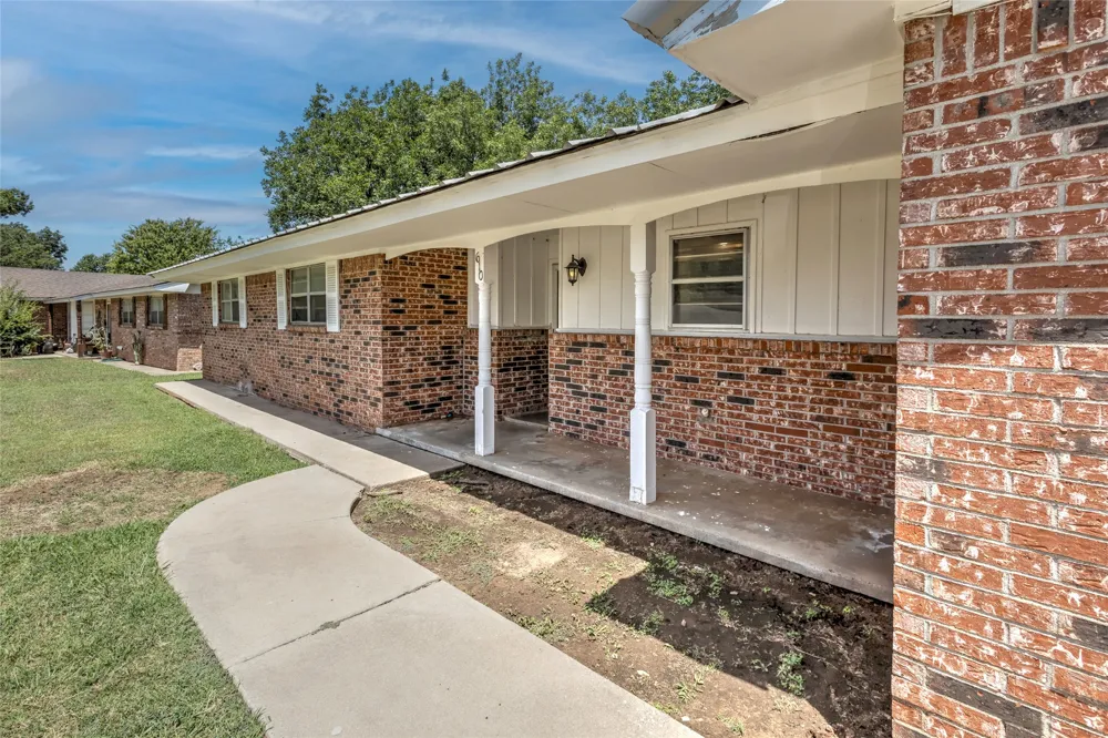 610 E Monroe Waurika, OK 73573