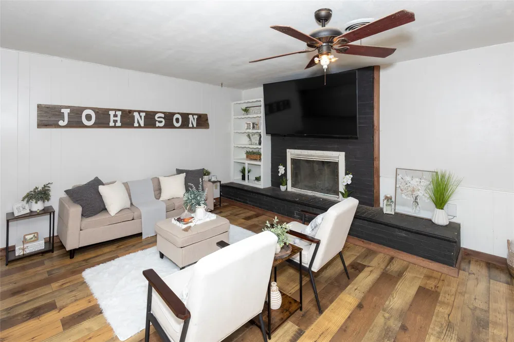 610 E Monroe Waurika, OK 73573