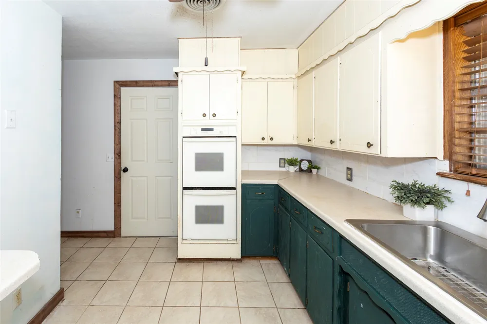 610 E Monroe Waurika, OK 73573