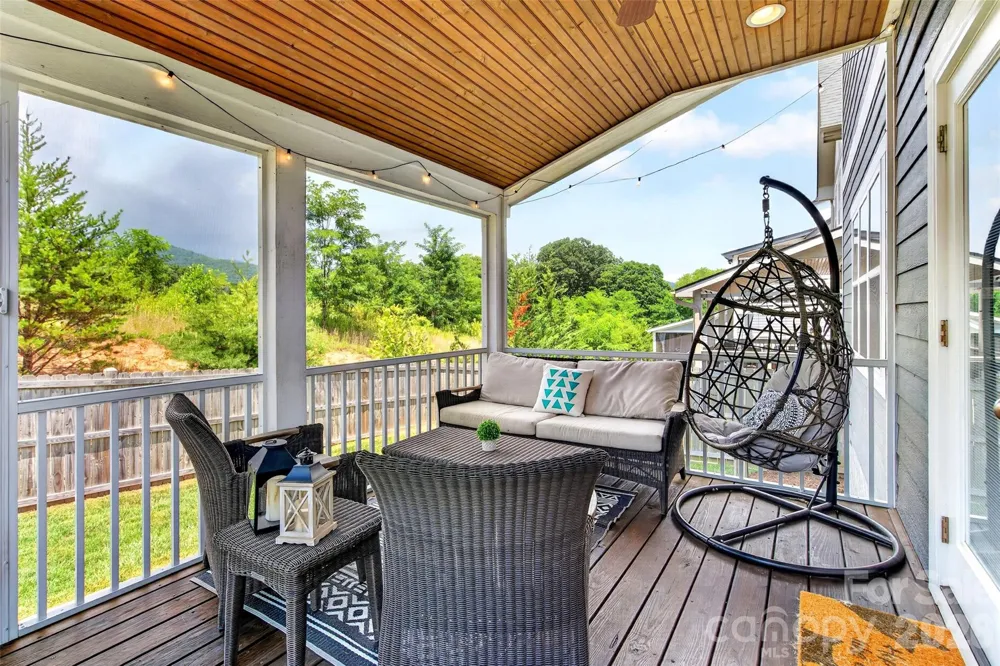 22 Tudor Way Black Mountain, NC 28711