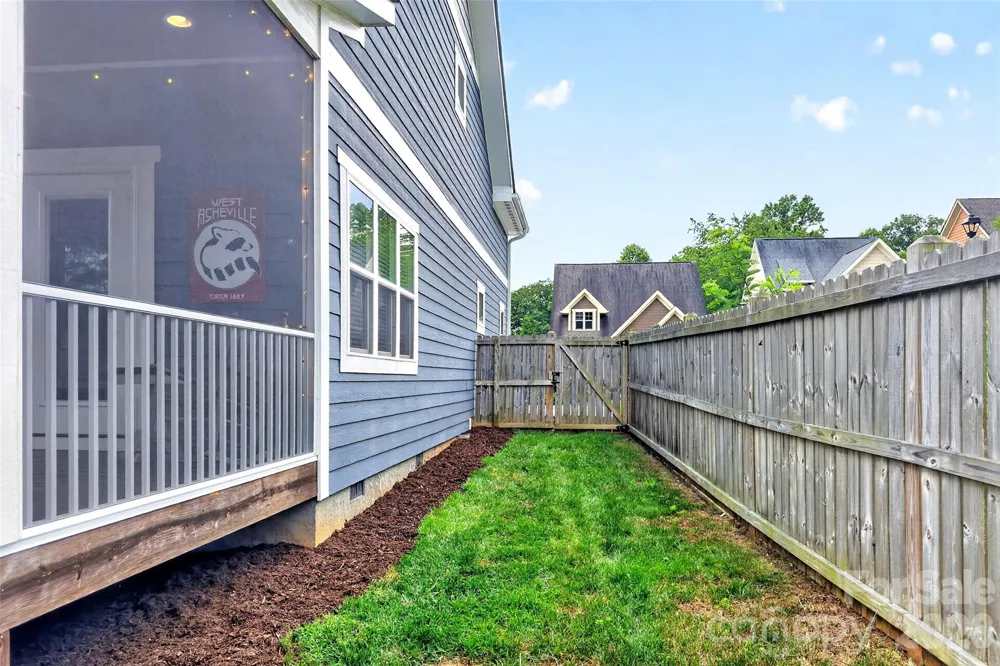 22 Tudor Way Black Mountain, NC 28711