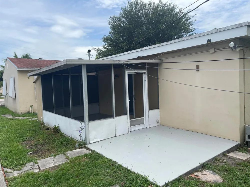 2819 POLK STREET #B Hollywood, FL 33020