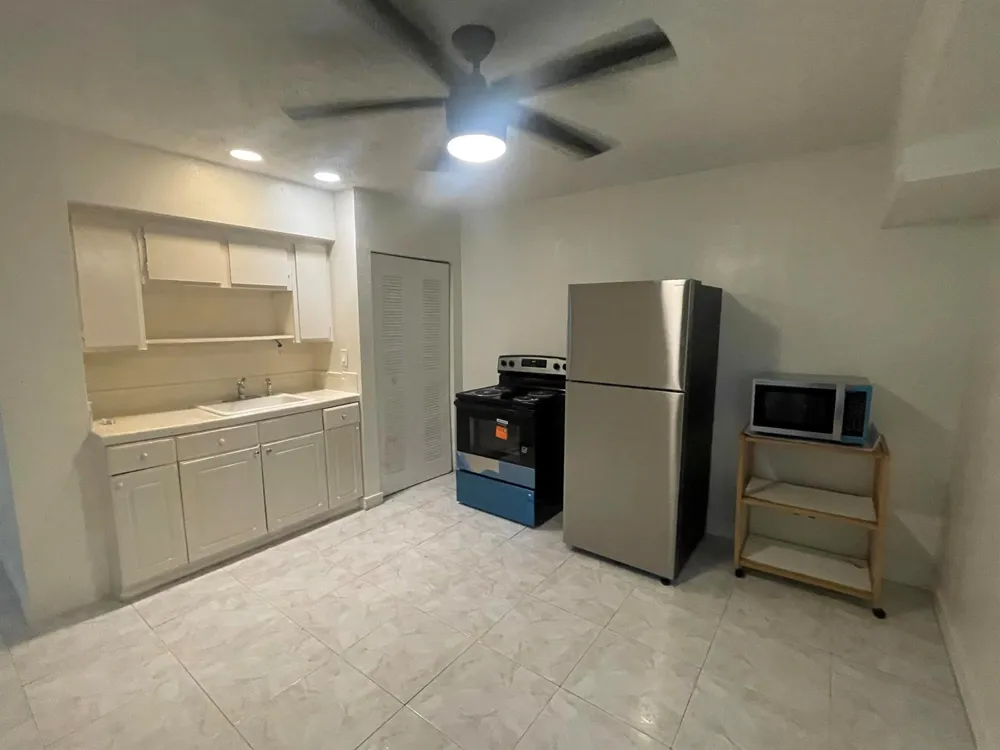 2819 POLK STREET #B Hollywood, FL 33020