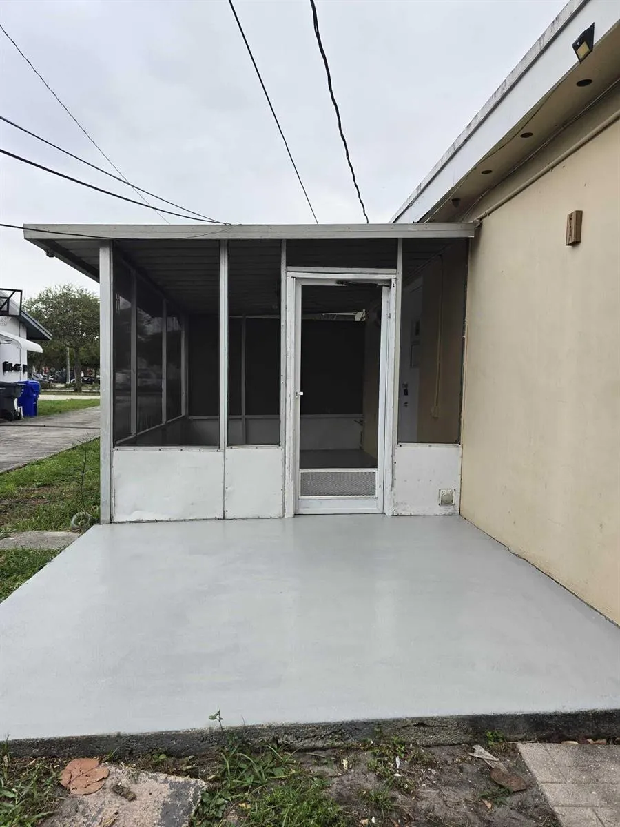 2819 POLK STREET #B Hollywood, FL 33020
