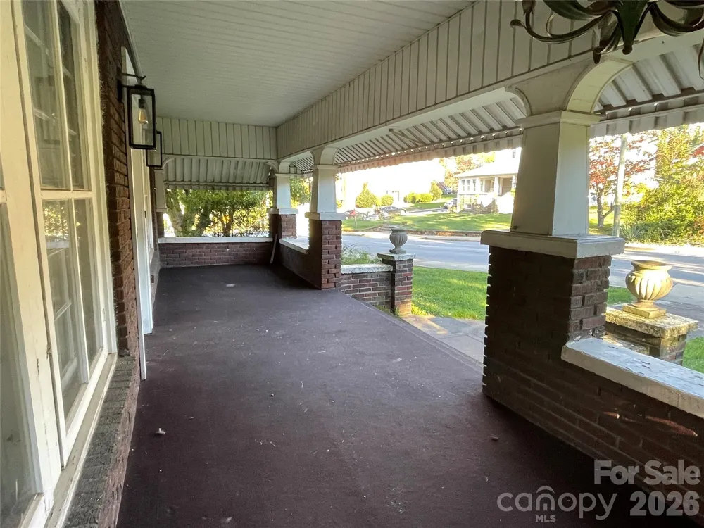 318 Academy Street Canton, NC 28716