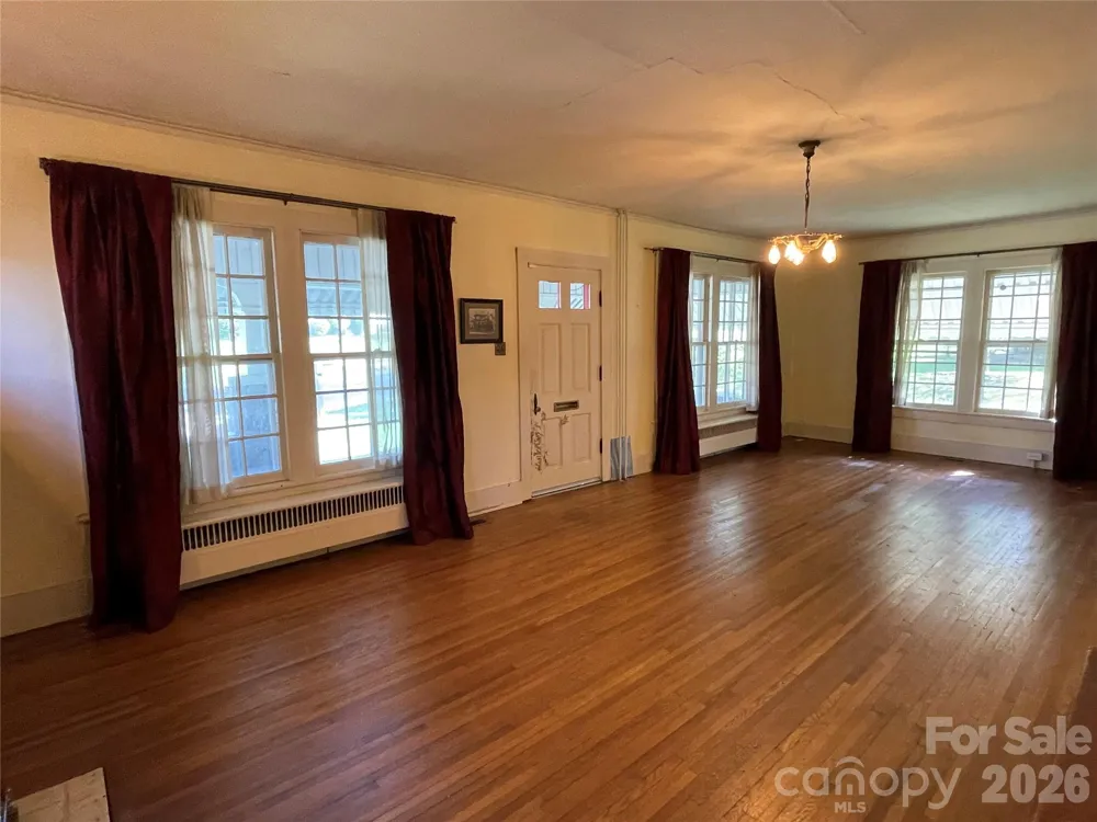 318 Academy Street Canton, NC 28716