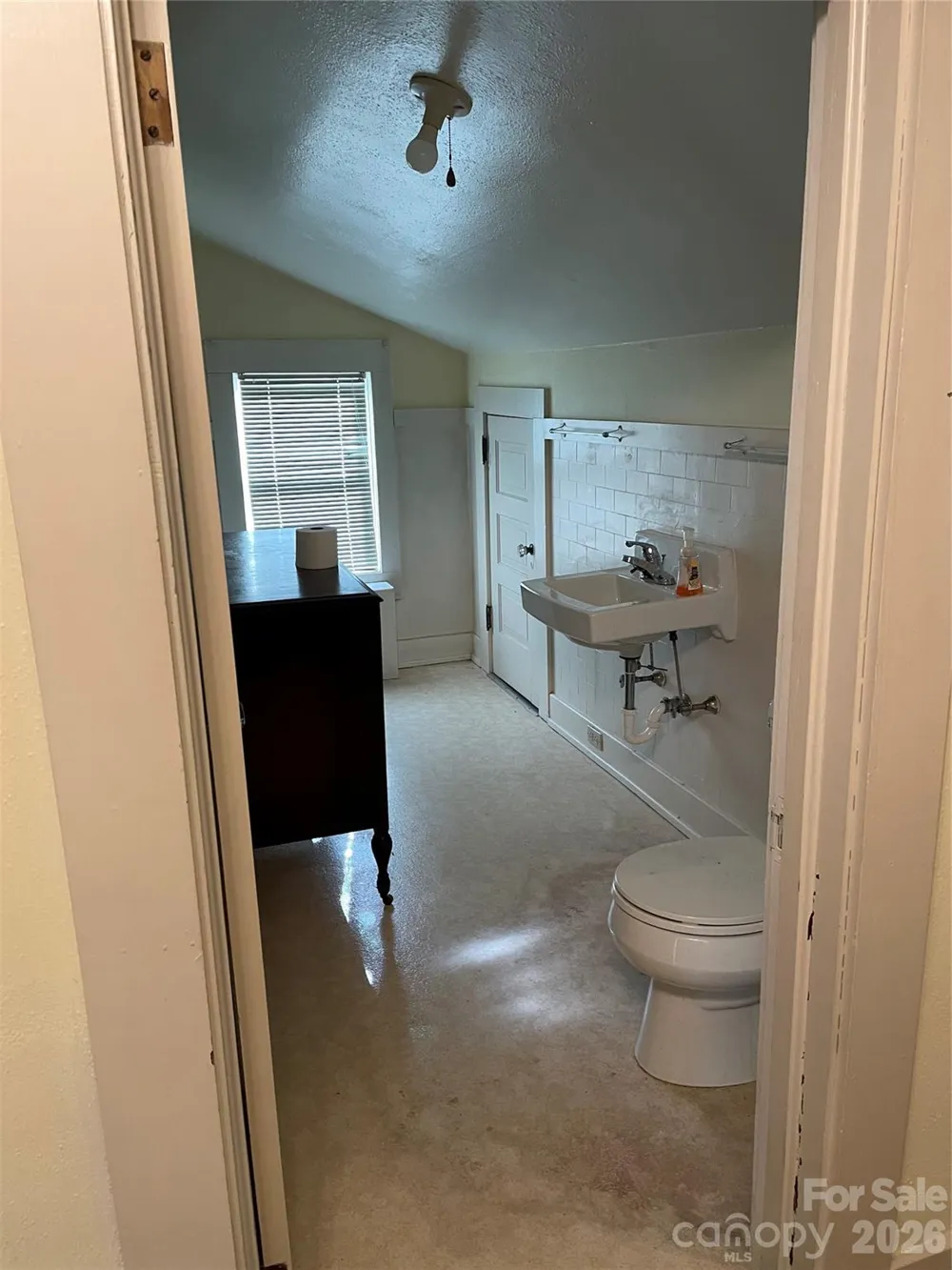 318 Academy Street Canton, NC 28716
