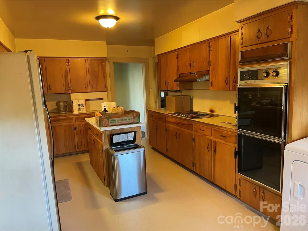 318 Academy Street Canton, NC 28716