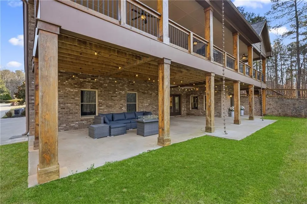 407 Saint Regis Drive Oxford, GA 30054