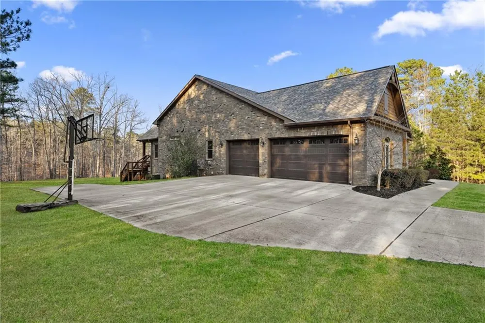 407 Saint Regis Drive Oxford, GA 30054