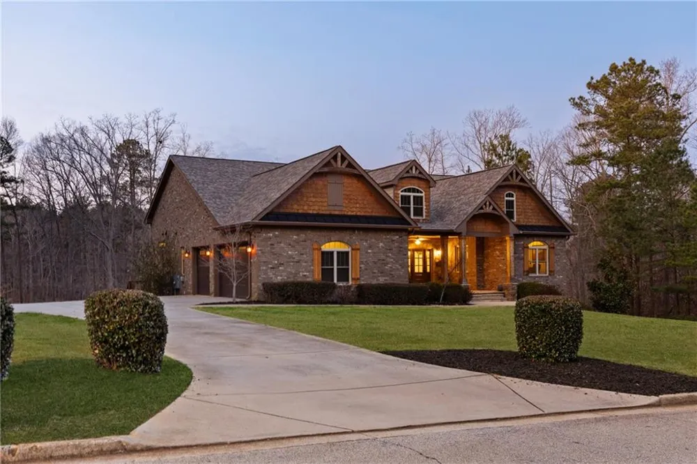 407 Saint Regis Drive Oxford, GA 30054