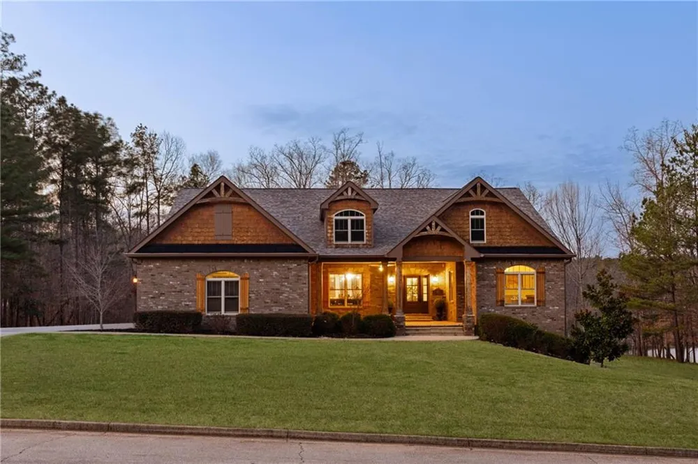 407 Saint Regis Drive Oxford, GA 30054