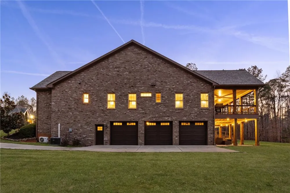 407 Saint Regis Drive Oxford, GA 30054