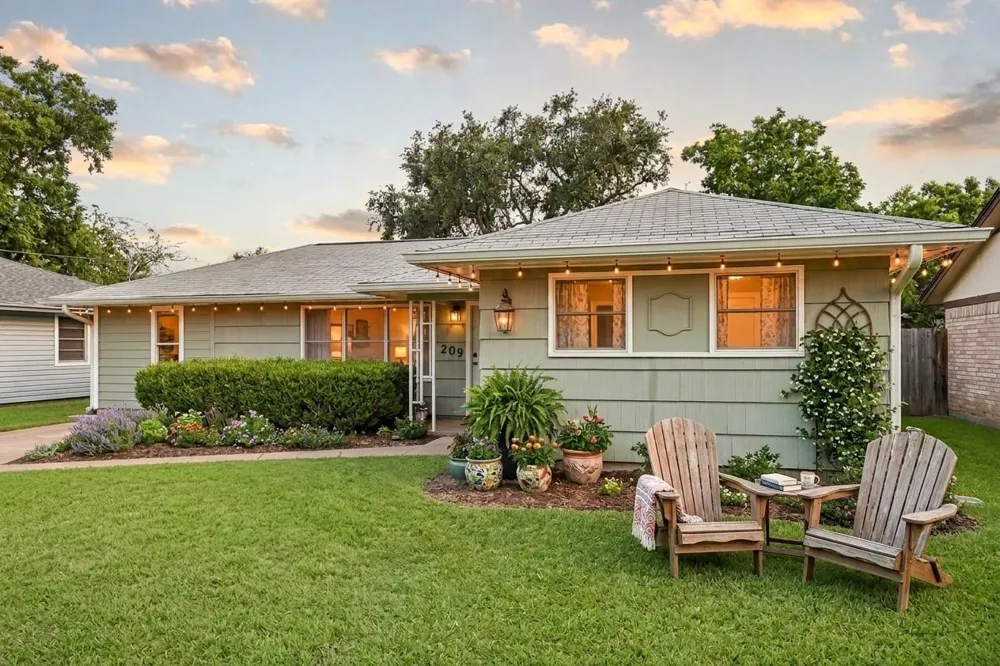 209 W 6th Street Deer Park, TX 77536