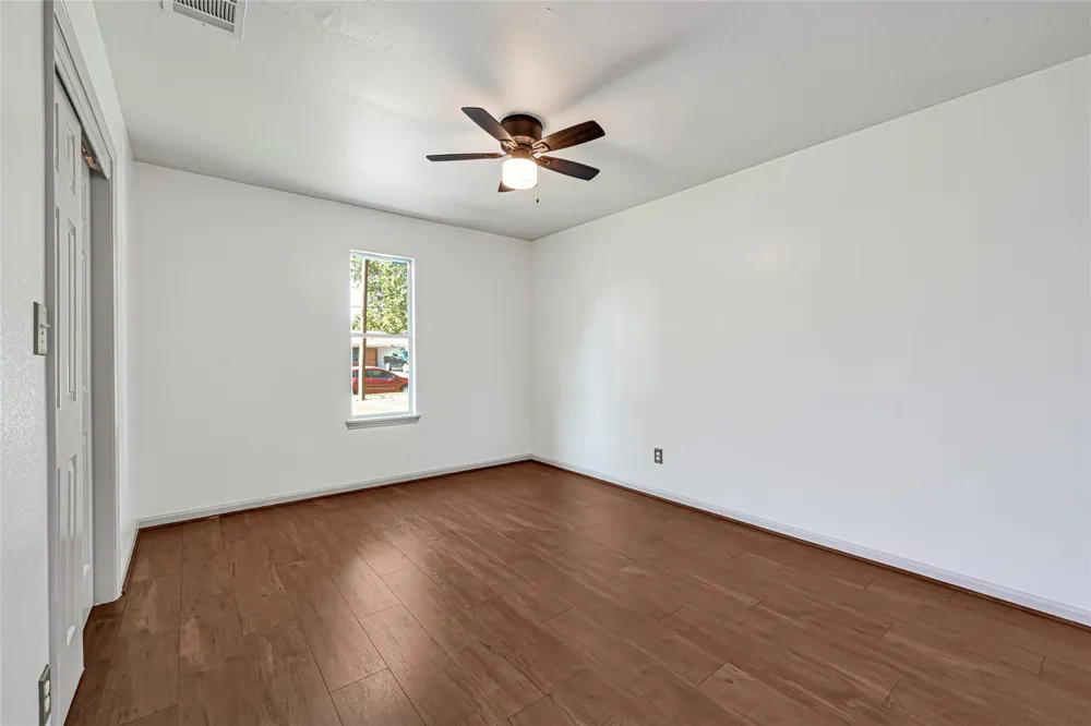 209 W 6th Street Deer Park, TX 77536