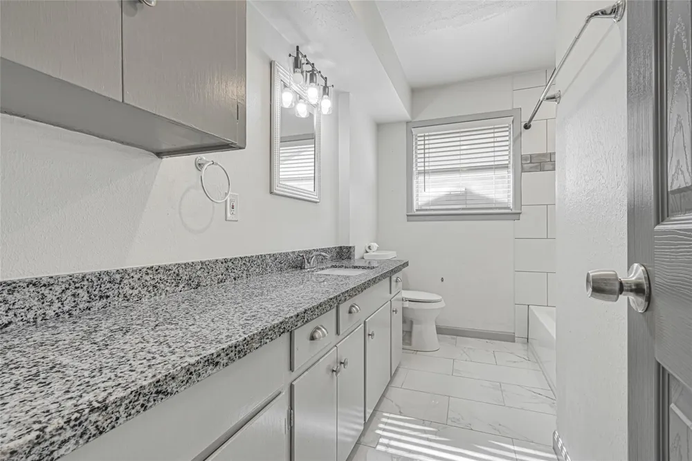 209 W 6th Street Deer Park, TX 77536
