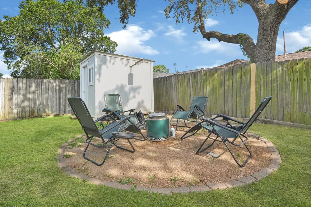 209 W 6th Street Deer Park, TX 77536