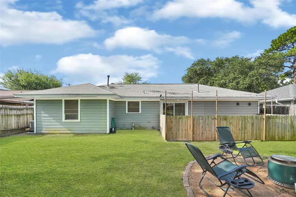 209 W 6th Street Deer Park, TX 77536