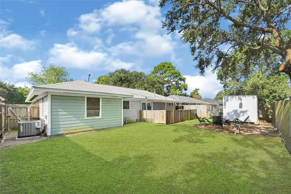 209 W 6th Street Deer Park, TX 77536