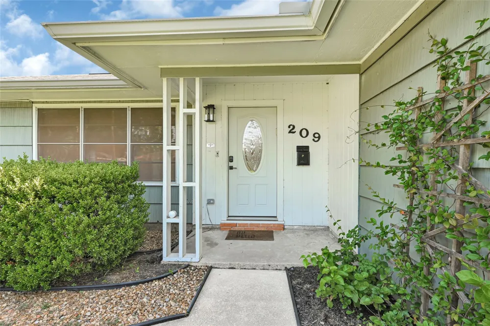 209 W 6th Street Deer Park, TX 77536