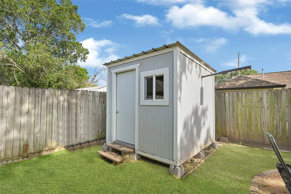 209 W 6th Street Deer Park, TX 77536