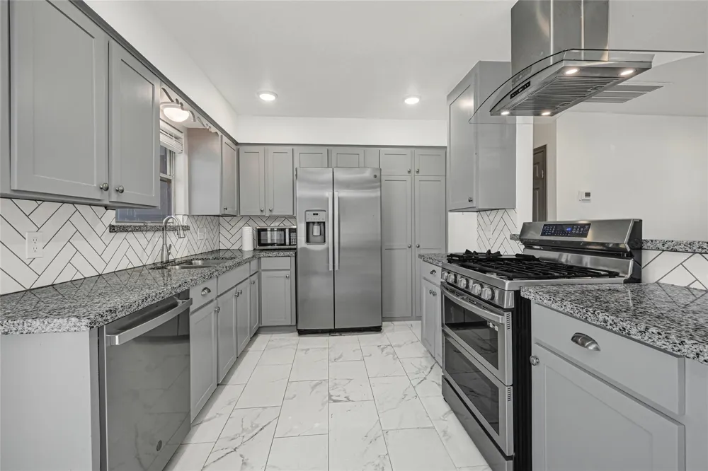 209 W 6th Street Deer Park, TX 77536