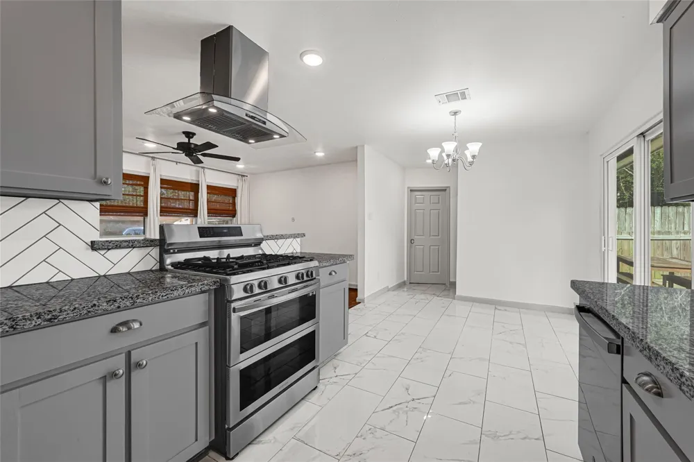 209 W 6th Street Deer Park, TX 77536