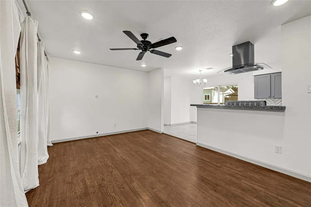 209 W 6th Street Deer Park, TX 77536