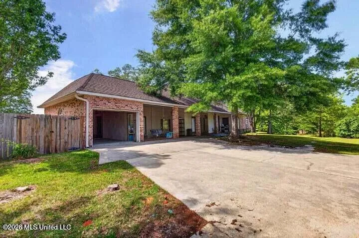 6918 Highway 11 Carriere, MS 39426