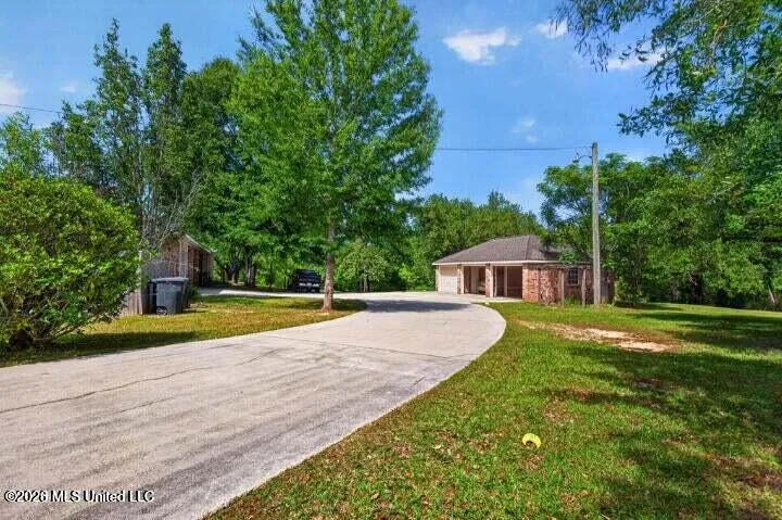 6918 Highway 11 Carriere, MS 39426