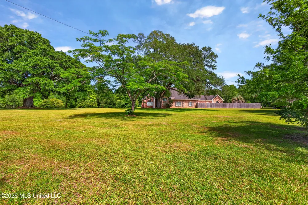 6918 Highway 11 Carriere, MS 39426