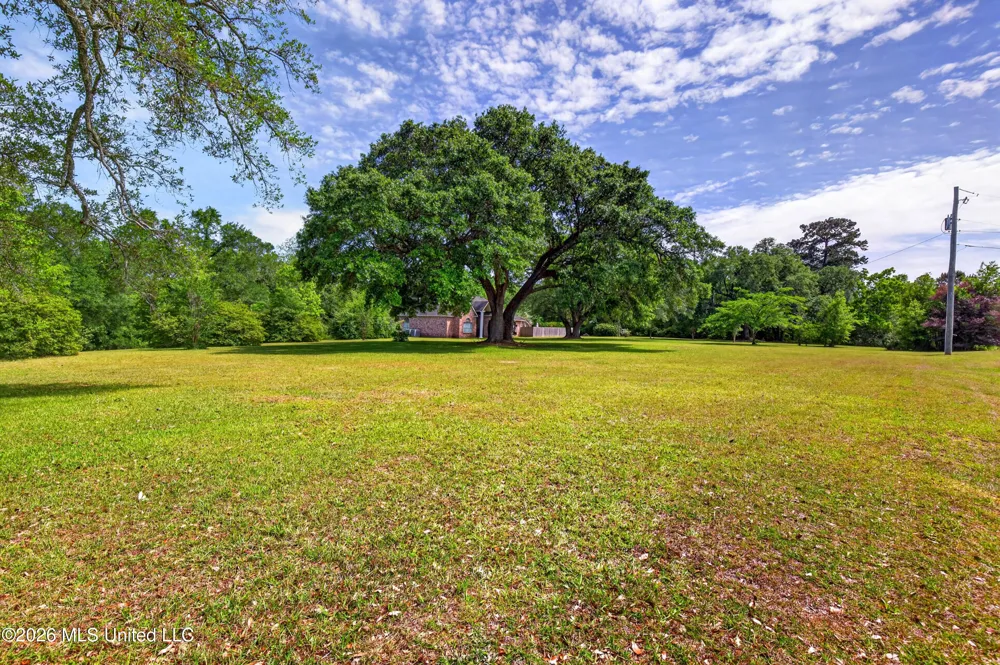 6918 Highway 11 Carriere, MS 39426