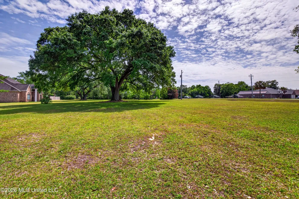 6918 Highway 11 Carriere, MS 39426