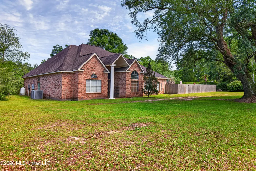 6918 Highway 11 Carriere, MS 39426