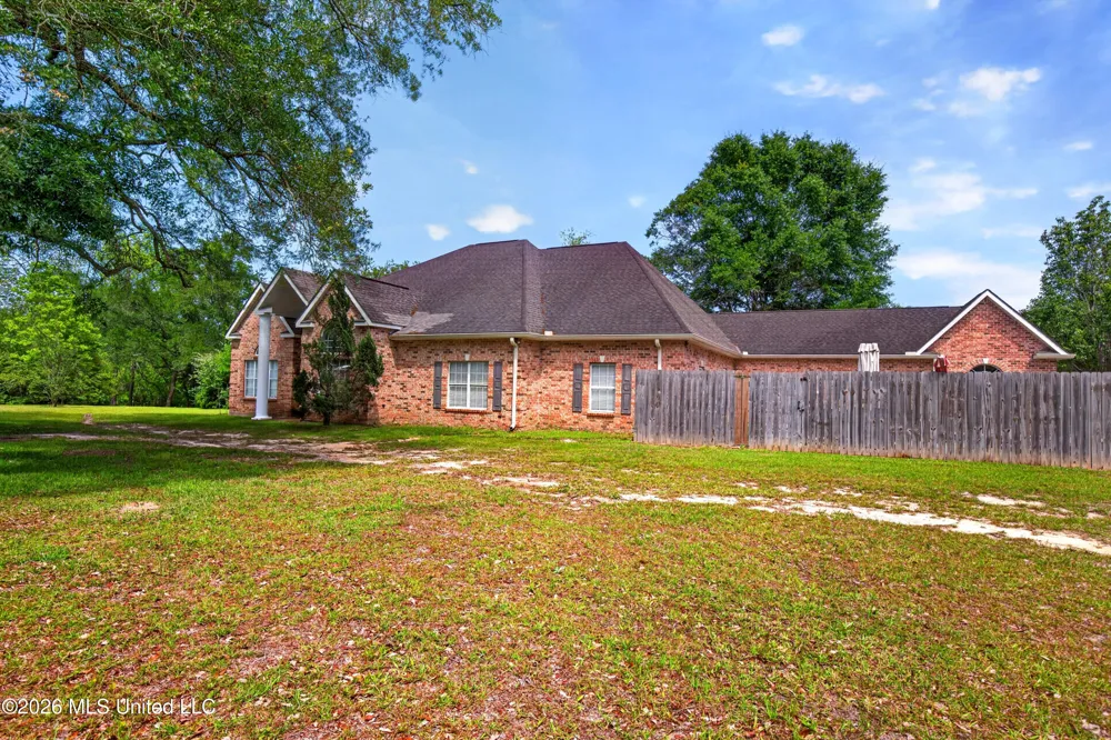 6918 Highway 11 Carriere, MS 39426