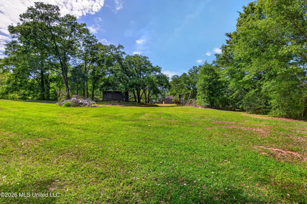 6918 Highway 11 Carriere, MS 39426