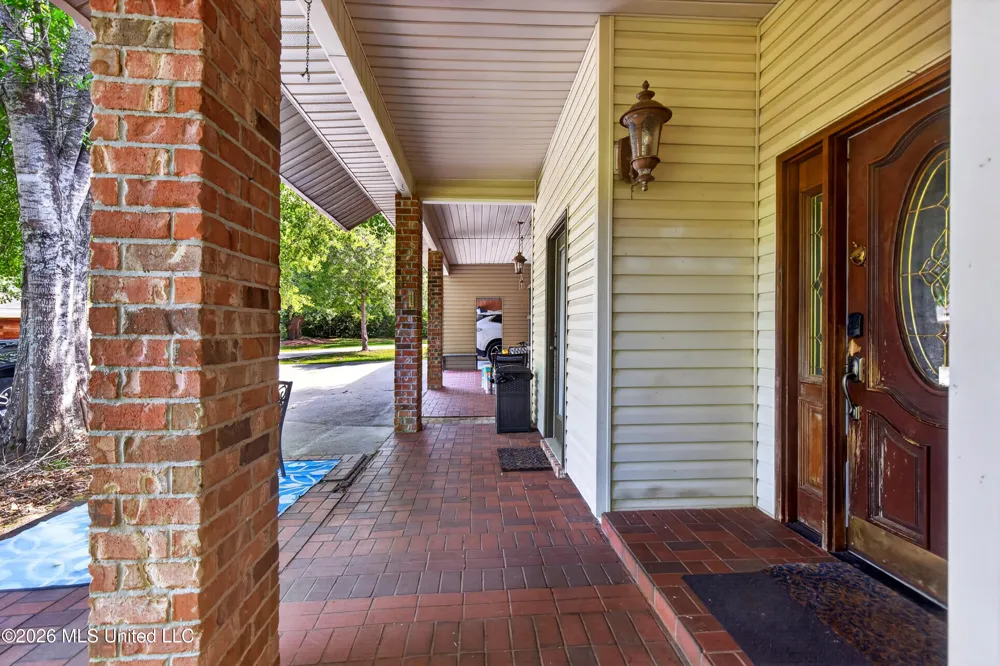 6918 Highway 11 Carriere, MS 39426