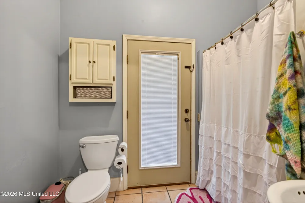 6918 Highway 11 Carriere, MS 39426