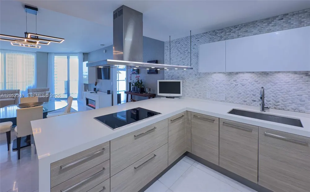17111 Biscayne Blvd #1705 North Miami Beach, FL 33160